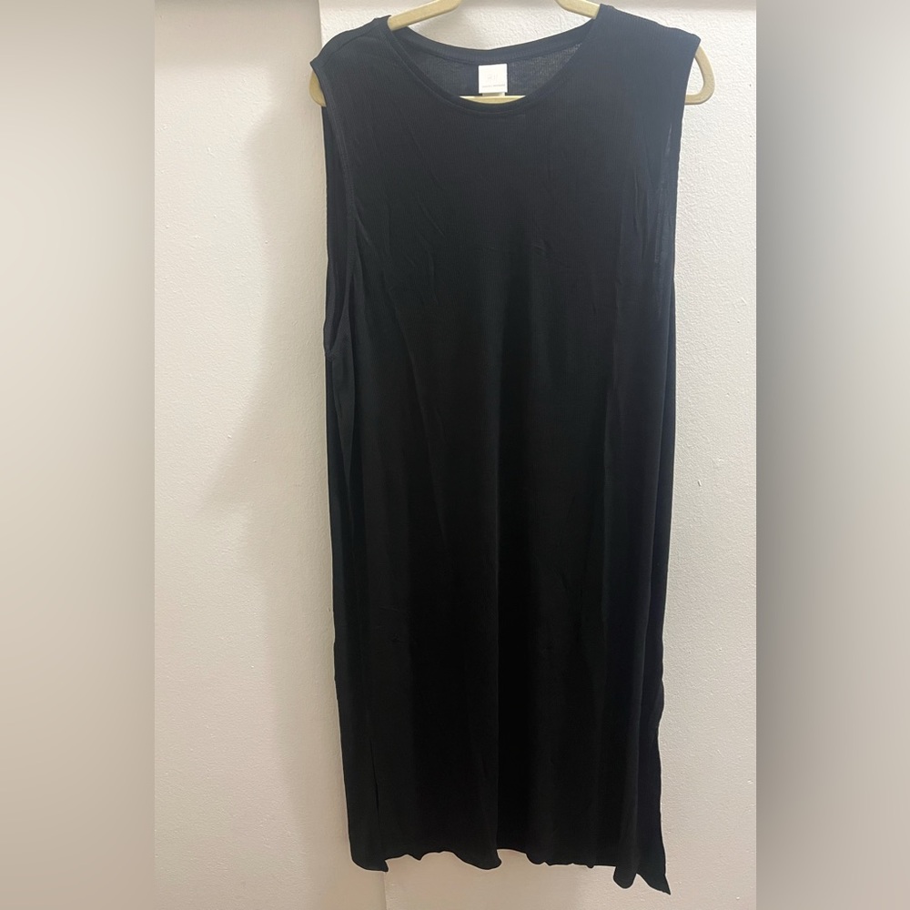 NWT Sleeveless Basic Black Dress